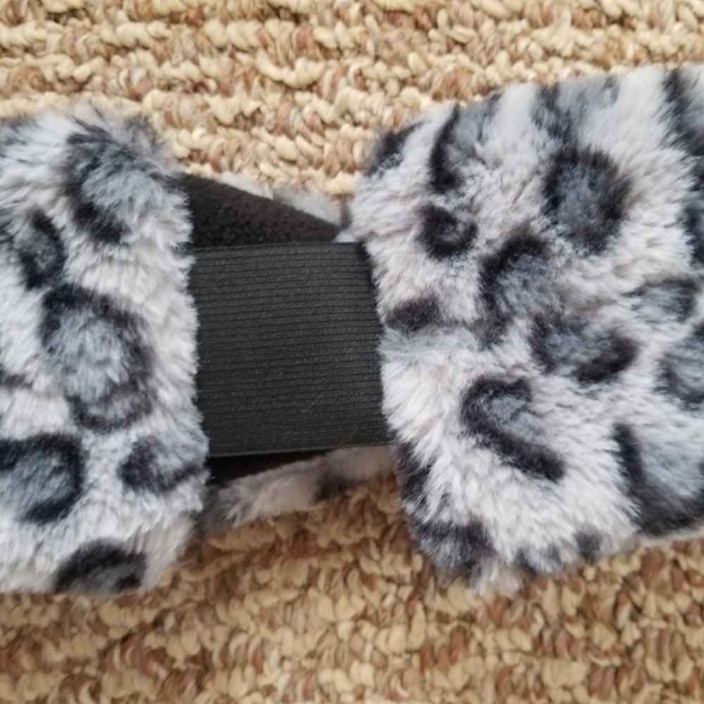 Assorted Winter Accessories Bundle - Picture 10 of 16